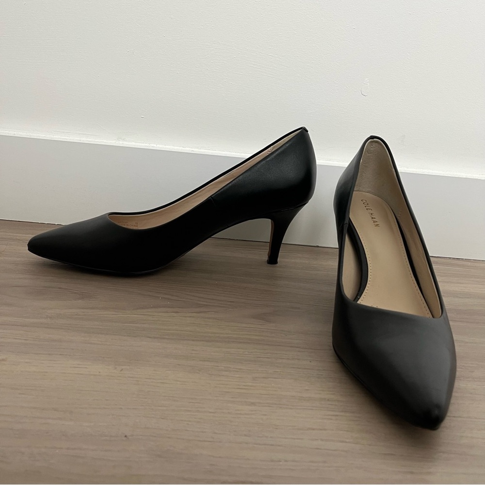 Cole Haan Pointed Toe Pump, Black, Size 7 - Picture 3 of 8